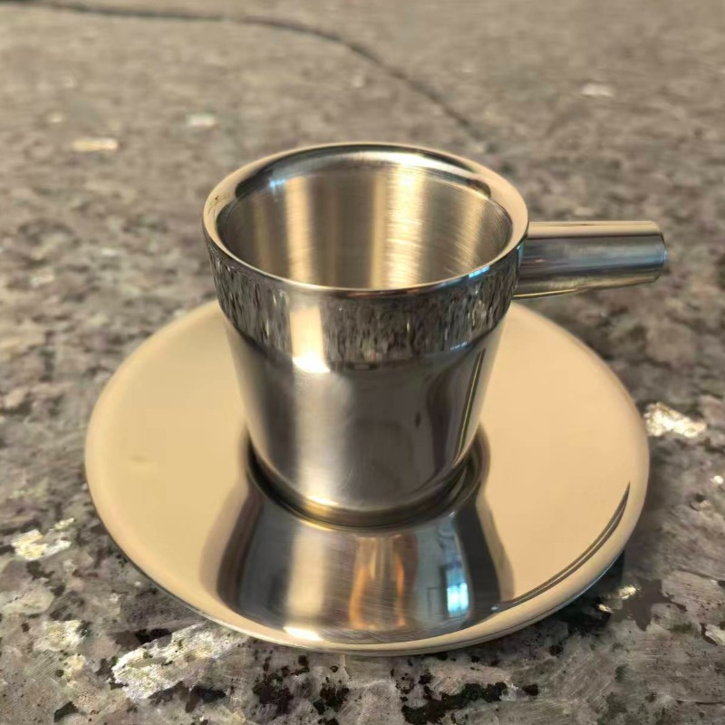 Double Wall Mug - 2個セット ステンレス製コーヒーカップ、コーヒーマグカップ＆ソーサー、二重壁エスプレッソシルバーカップ、ハンドル付き、カプチーノ、紅茶、牛乳用